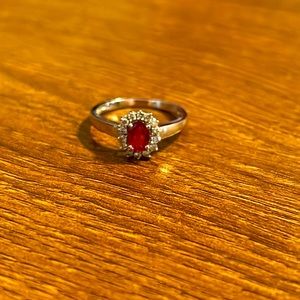 14k white gold red and clear stone ring